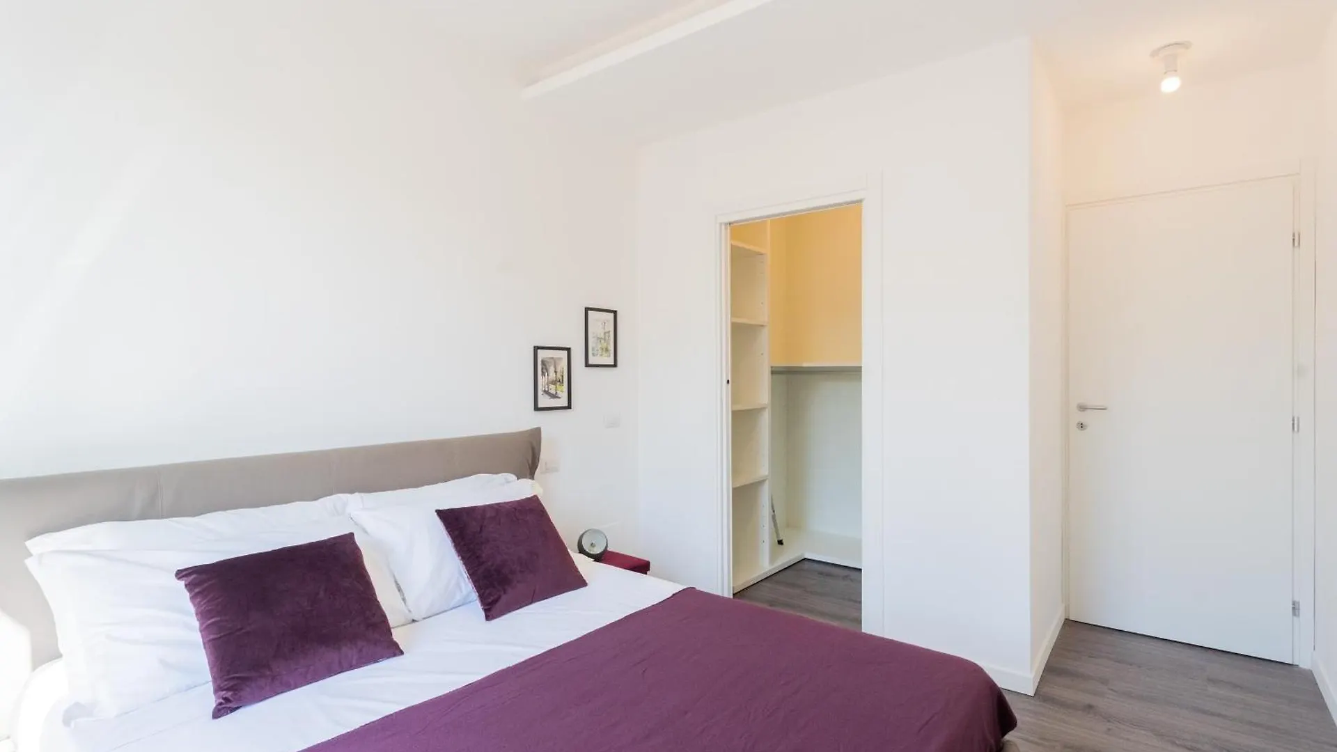 Central & Modern Apartment By Rent All Como Włochy