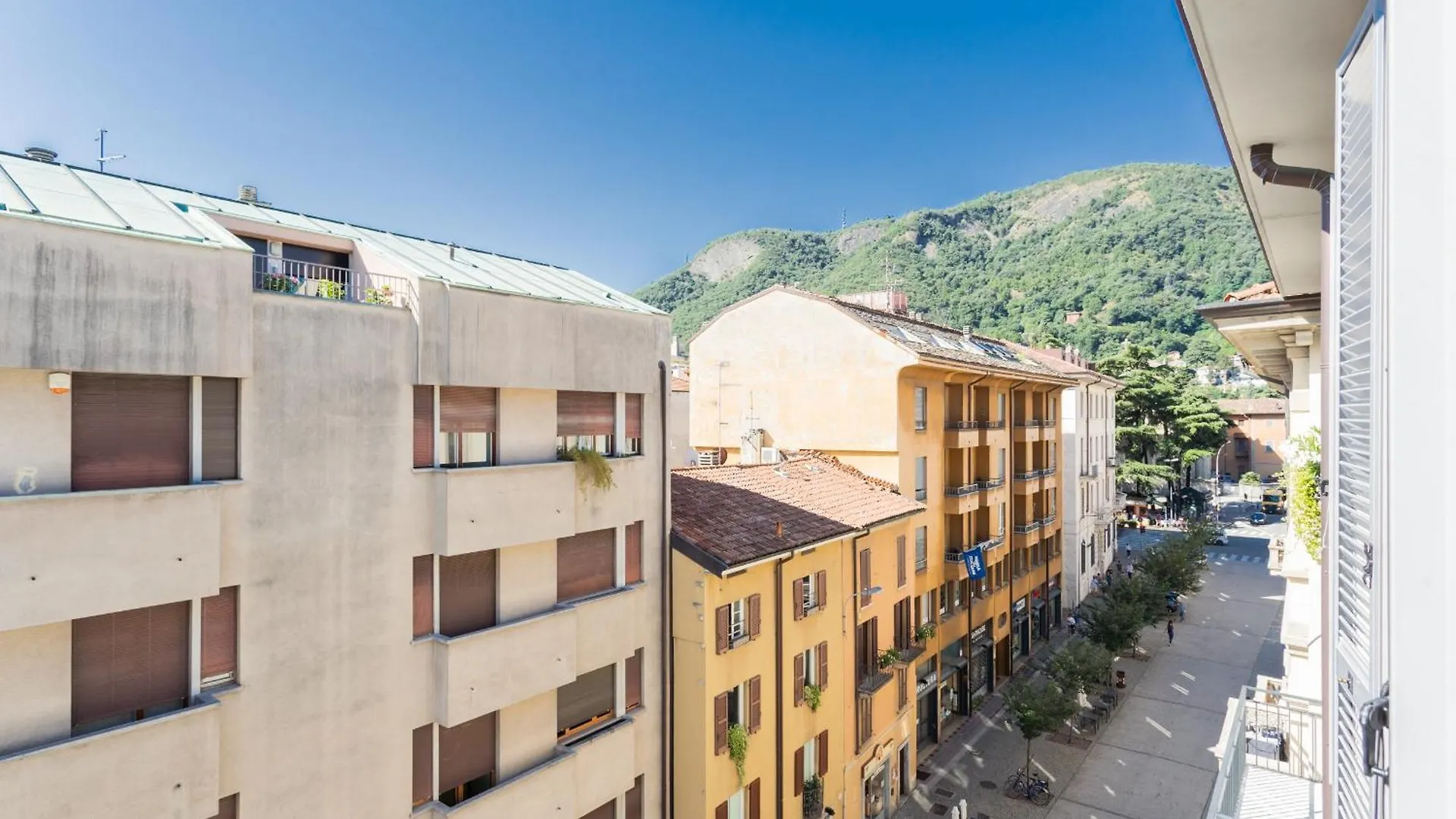 Central & Modern Apartment By Rent All Como