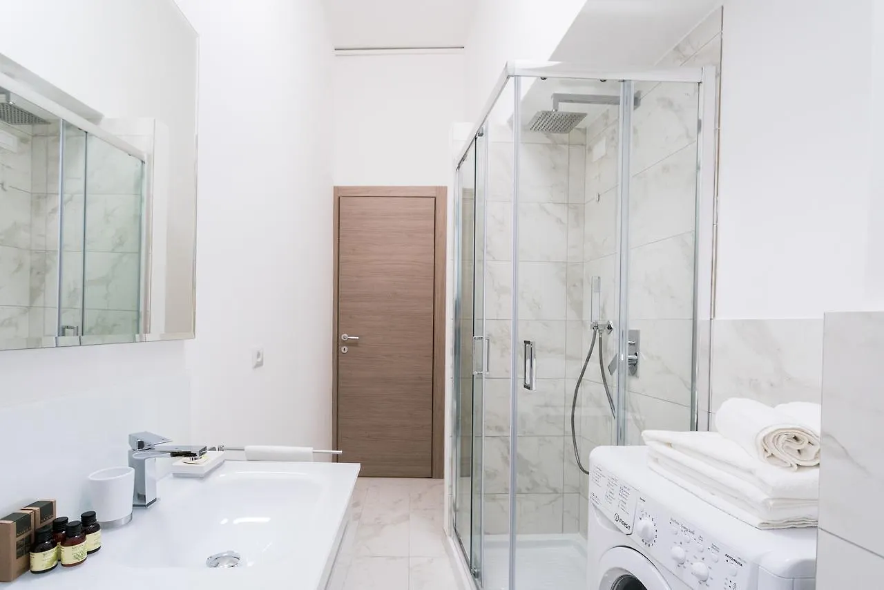 Central & Modern Apartment By Rent All Como