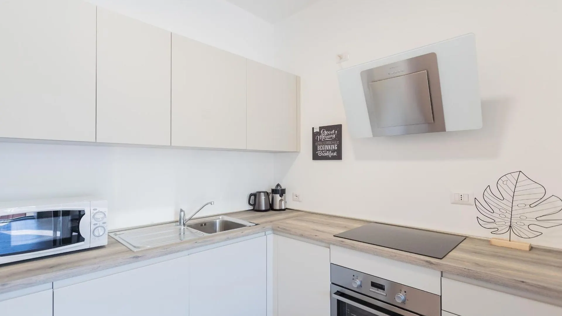 Central & Modern Apartment By Rent All Como