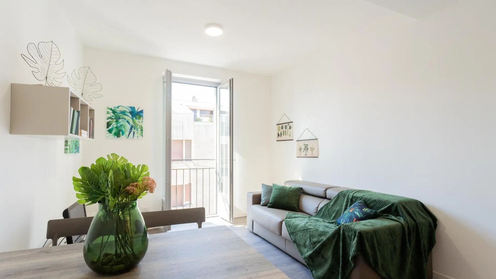 Central & Modern Apartment By Rent All Como