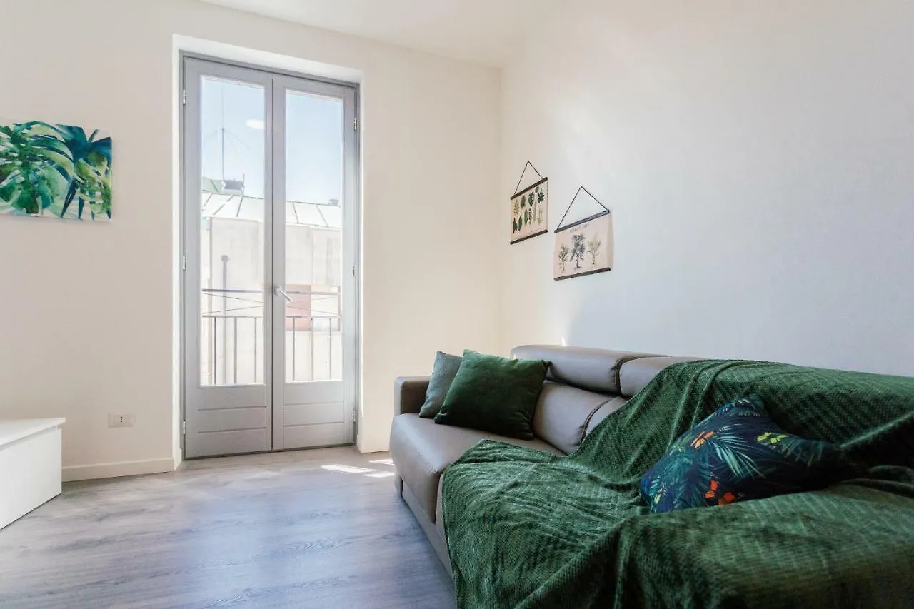 Central & Modern Apartment By Rent All Como