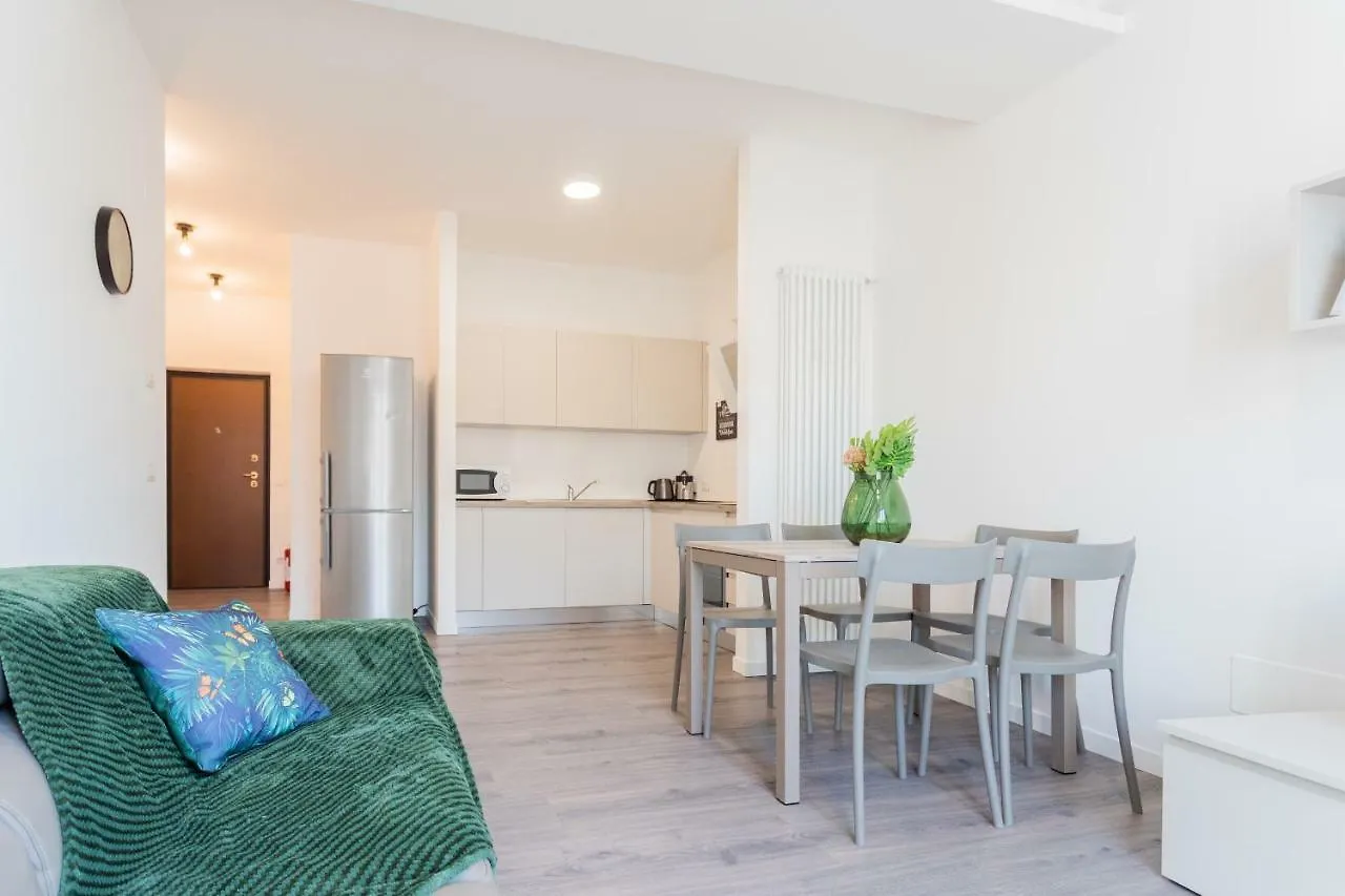 Central & Modern Apartment By Rent All Como