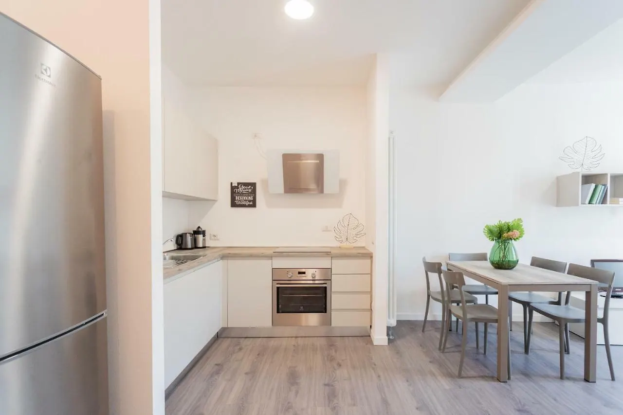 Central & Modern Apartment By Rent All Como Italy