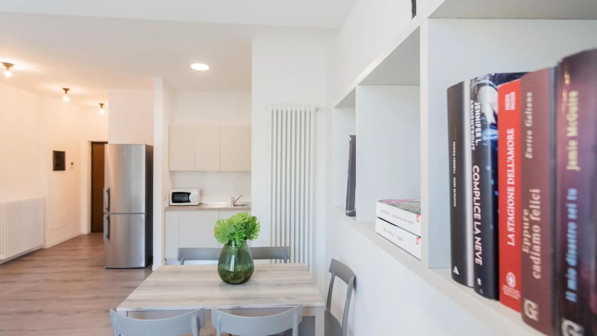 Central & Modern Apartment By Rent All Côme Italie