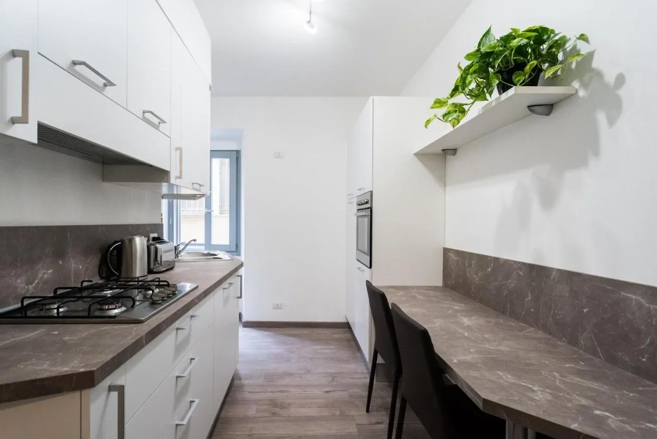 Central & Modern Apartment By Rent All Côme