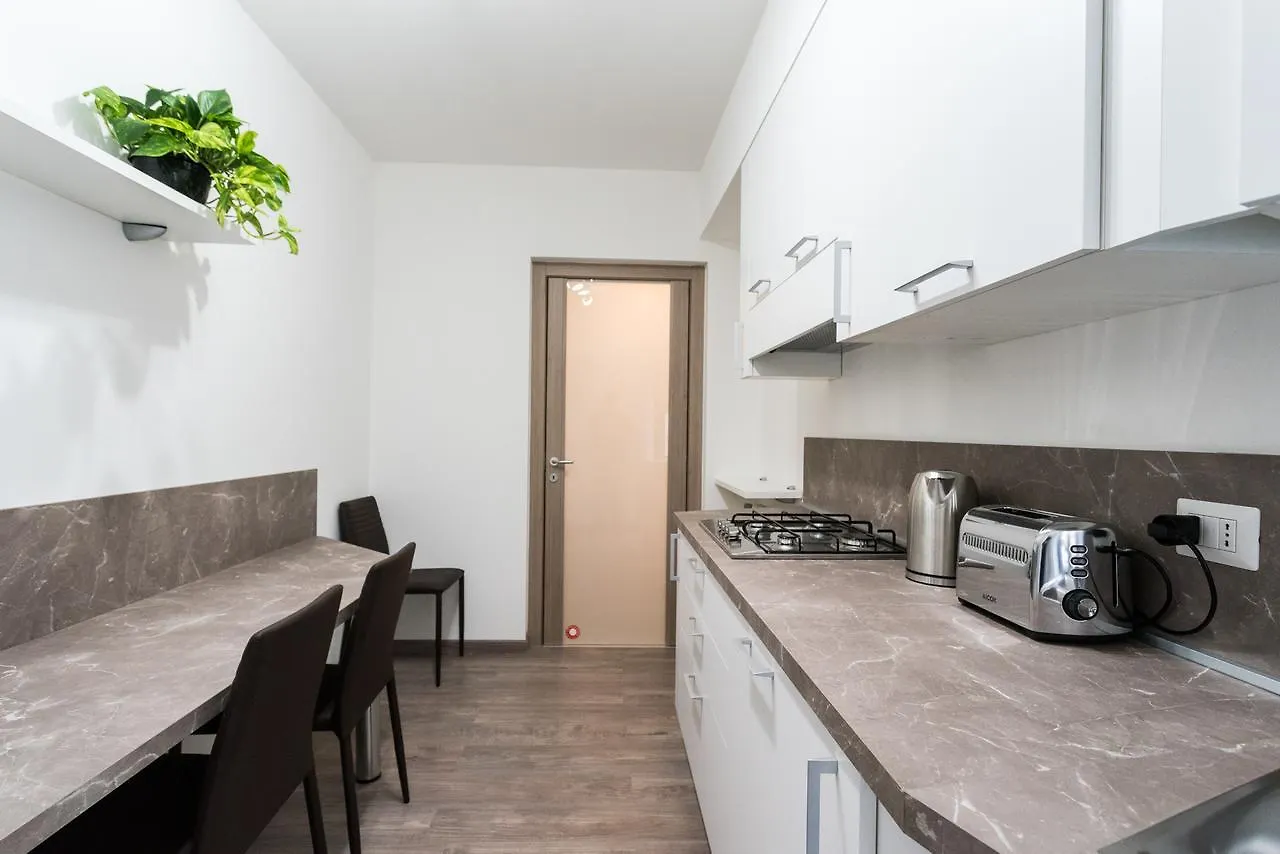 Central & Modern Apartment By Rent All Côme 0*,