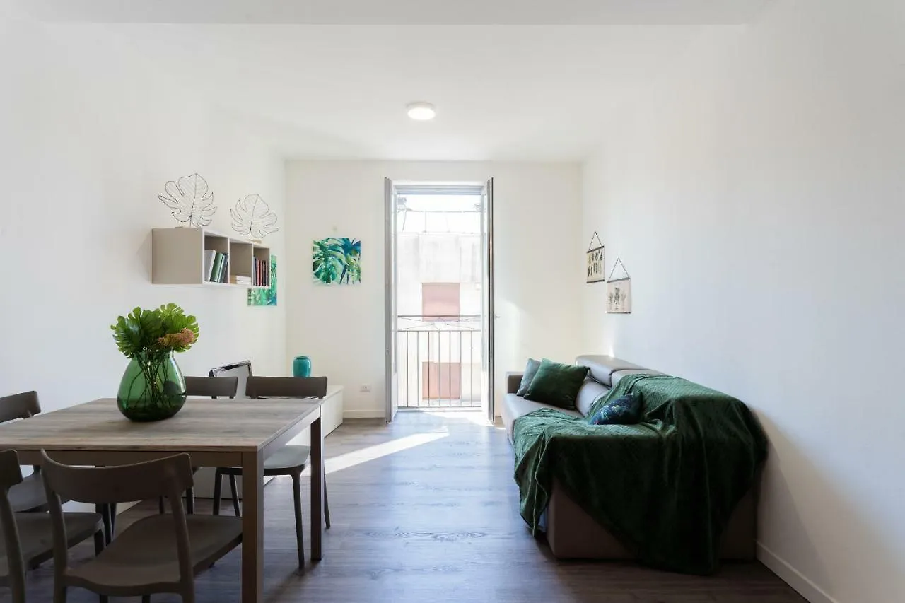 Central & Modern Apartment By Rent All Côme 0*,  Italie