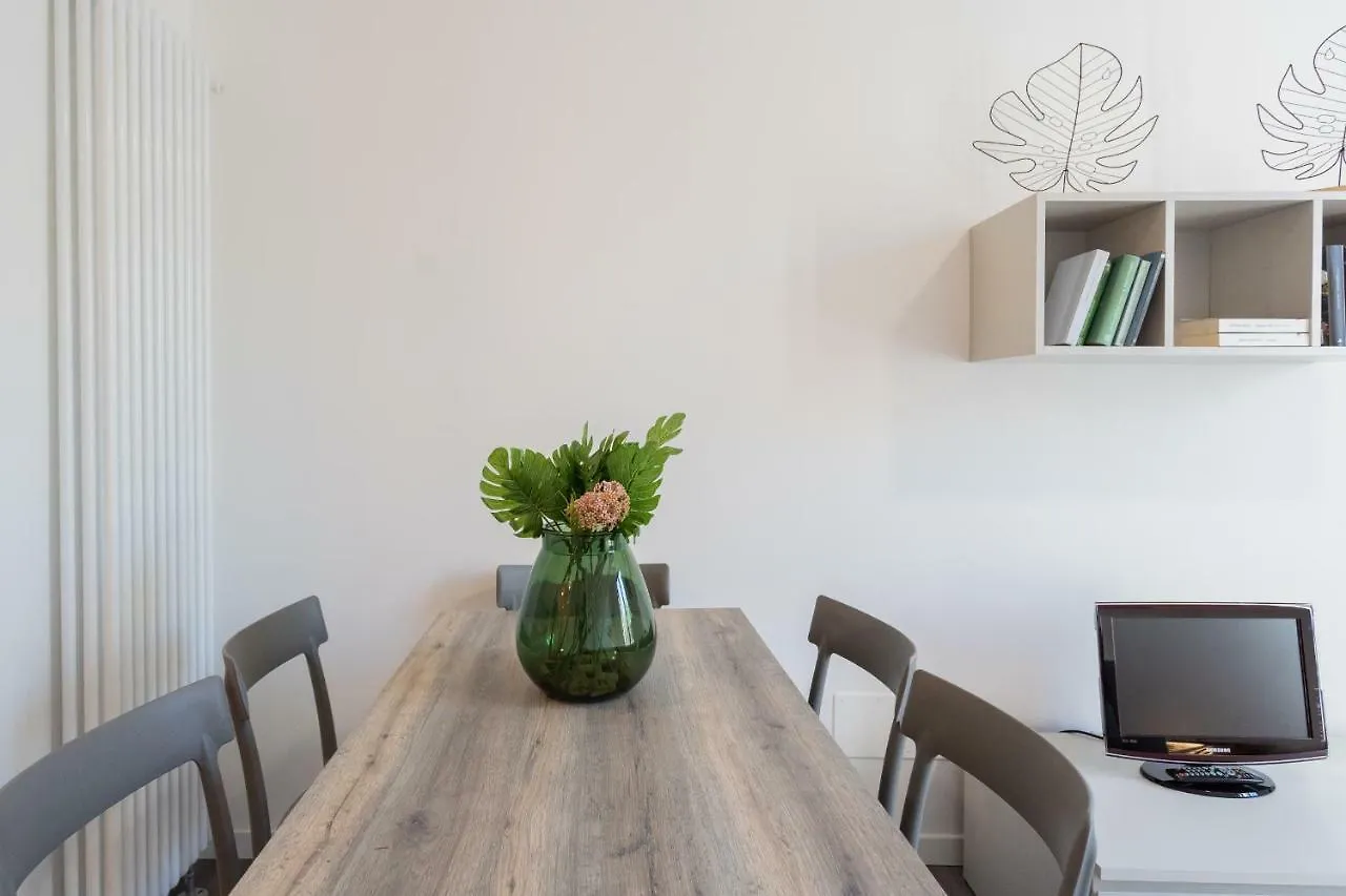 Central & Modern Apartment By Rent All Côme
