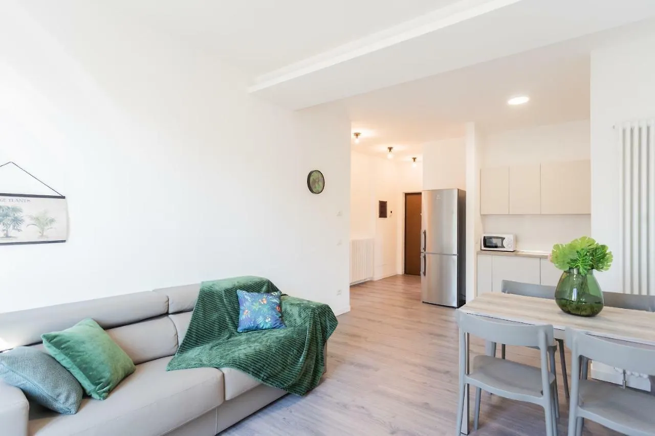 Central & Modern Apartment By Rent All Côme