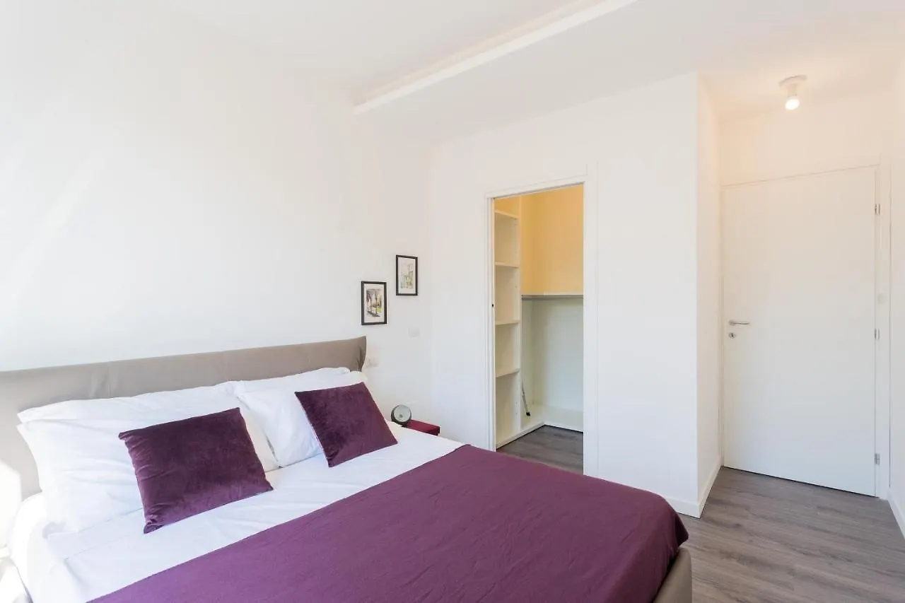 Central & Modern Apartment By Rent All Côme